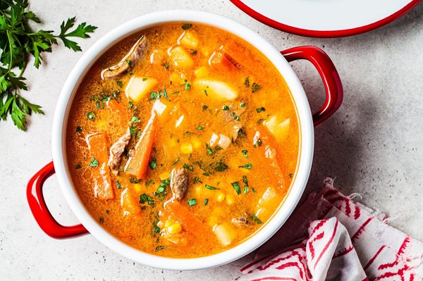 Quels conseils pour passer un bon hiver en incluant des soupes, oméga-3, fer, vitamines C et D dans son alimentation?