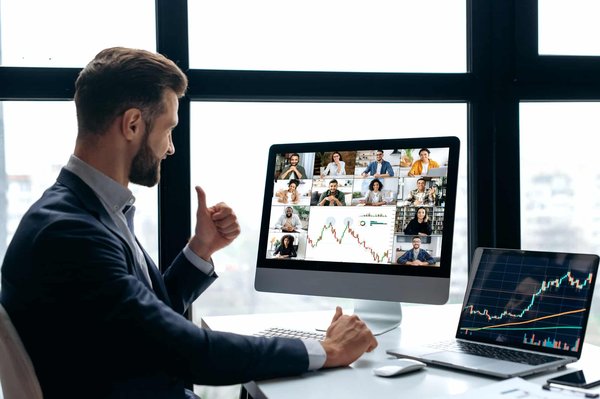 Quels sont les avantages d'une SAS pour une activité en ligne ?